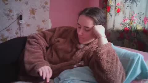 Snapshot of skyressie333 chatting on December 16, 2024, 7:26 am skyressie333 online show from December 16, 2024, 7:26 am