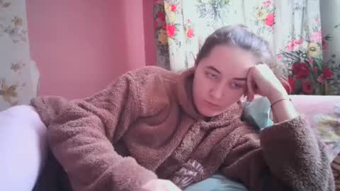 Snapshot of skyressie333 chatting on December 18, 2024, 8:09 am skyressie333 online show from December 18, 2024, 8:09 am