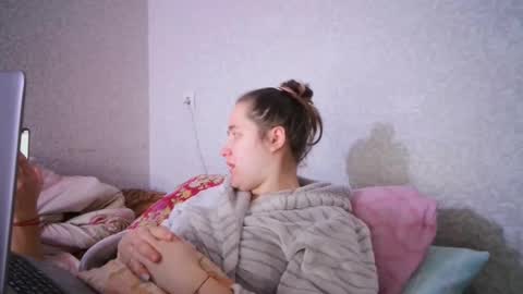 Snapshot of skyressie333 chatting on February 9, 2025, 8:11 am skyressie333 online show from February 9, 2025, 8:11 am