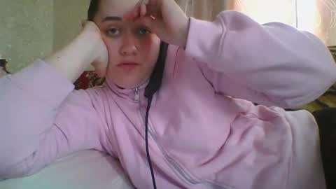 skyressie333 online show from April 10, 2026, 8:30 am