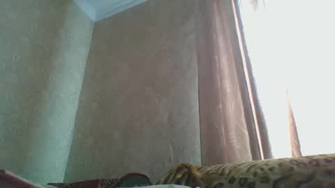 skyressie333 online show from April 27, 2026, 7:06 am