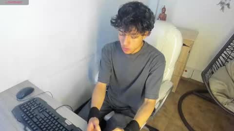 Snapshot of slasher_x chatting on January 11, 2026, 8:25 pm slasher_x online show from January 11, 2026, 8:25 pm