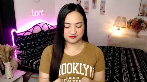 Queen Cyrine online show from December 21, 2025, 5:58 am