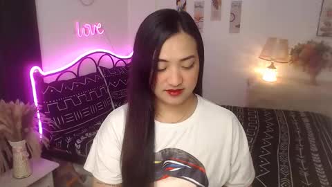 Queen Cyrine online show from December 22, 2025, 11:29 am