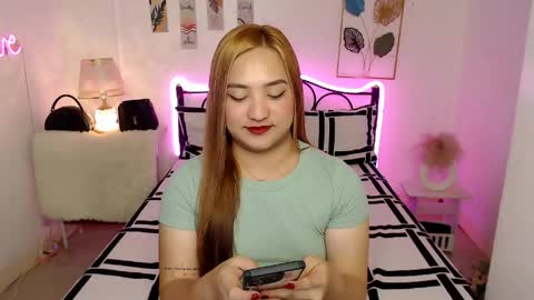 Queen Cyrine online show from June 4, 2026, 5:02 am