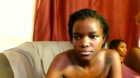 Snapshot of sleek_ass chatting on March 5, 2025, 4:34 am sleek_ass online show from March 5, 2025, 4:34 am