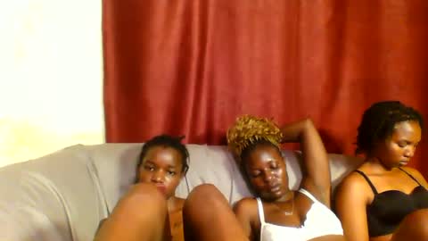 Snapshot of sleek_ass chatting on March 9, 2025, 5:11 am sleek_ass online show from March 9, 2025, 5:11 am