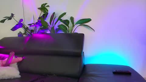 Snapshot of sleeperly chatting on March 19, 2026, 1:15 pm sleeperly online show from March 19, 2026, 1:15 pm