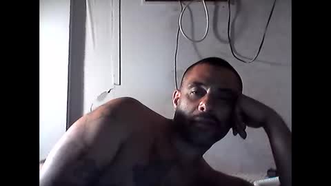 Snapshot of slickstre chatting on June 9, 2026, 9:32 am slickstre online show from June 9, 2026, 9:32 am