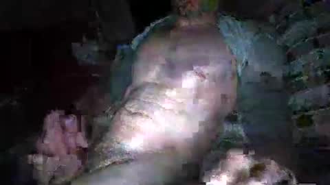 slideitin96 online show from December 4, 2025, 6:12 am