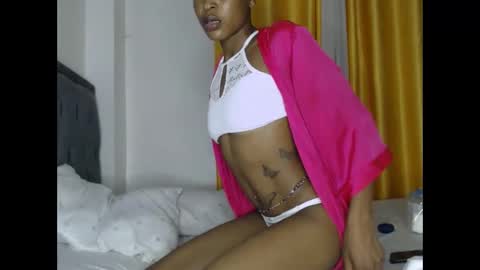 slim_africanha online show from February 13, 2025, 4:17 pm