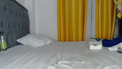 slim_africanha online show from February 14, 2025, 1:18 pm