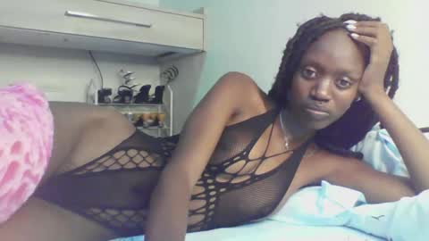 Snapshot of slim_ebony2006 chatting on October 1, 2025, 7:53 pm Anna online show from October 1, 2025, 7:53 pm