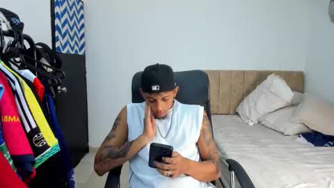 slim_master12 online show from December 20, 2025, 6:53 am