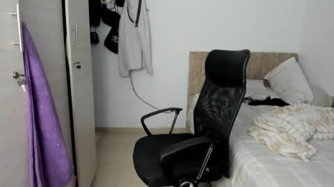 Snapshot of slim_master12 chatting on March 4, 2026, 9:43 pm slim_master12 online show from March 4, 2026, 9:43 pm