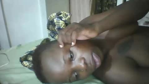 Snapshot of slim_petite_ebony chatting on December 19, 2024, 12:34 am slim_petite_ebony online show from December 19, 2024, 12:34 am