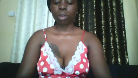 Snapshot of slim_petite_ebony chatting on July 19, 2026, 8:18 am slim_petite_ebony online show from July 19, 2026, 8:18 am