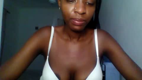 Snapshot of slimandthick1 chatting on April 22, 2026, 4:37 am slimandthick1 online show from April 22, 2026, 4:37 am