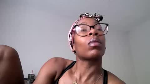 slimmmgooodiexoxo online show from September 24, 2025, 12:19 pm