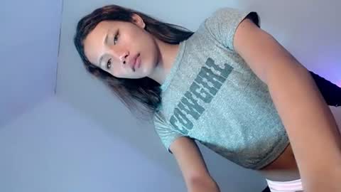 Snapshot of slimnaughty_angela chatting on July 16, 2026, 6:47 pm angela online show from July 16, 2026, 6:47 pm