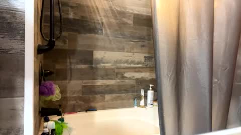 slmjjon online show from September 20, 2025, 7:26 pm