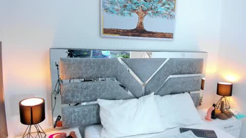 Snapshot of slut_milf_ chatting on January 17, 2026, 7:50 pm slut_milf_ online show from January 17, 2026, 7:50 pm