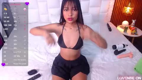 Snapshot of slutlittlecamila chatting on March 11, 2025, 3:05 am CAMILA  online show from March 11, 2025, 3:05 am