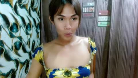 Snapshot of slutqueen_raz chatting on July 22, 2026, 1:52 am Raz online show from July 22, 2026, 1:52 am