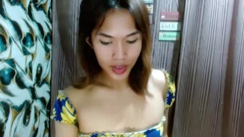 Snapshot of slutqueen_raz chatting on July 25, 2026, 12:42 am Raz online show from July 25, 2026, 12:42 am