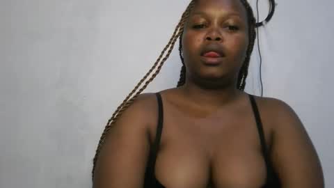 slutty_shan online show from October 18, 2025, 5:14 pm