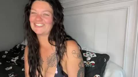 Snapshot of sluttycouple840 chatting on July 29, 2026, 2:32 am sluttycouple840 online show from July 29, 2026, 2:32 am