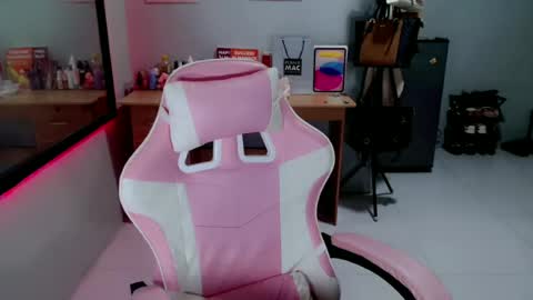Snapshot of slutxcums_farrah69 chatting on July 17, 2026, 6:42 am Dont forget to follow me give me thumbs upIm a New kataluna online show from July 17, 2026, 6:42 am