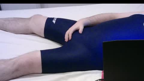 Snapshot of slx00 chatting on December 17, 2024, 4:21 pm slx00 online show from December 17, 2024, 4:21 pm
