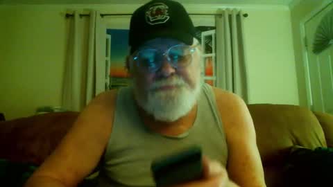 Snapshot of slydevil_sc chatting on January 6, 2026, 5:55 am Sly online show from January 6, 2026, 5:55 am