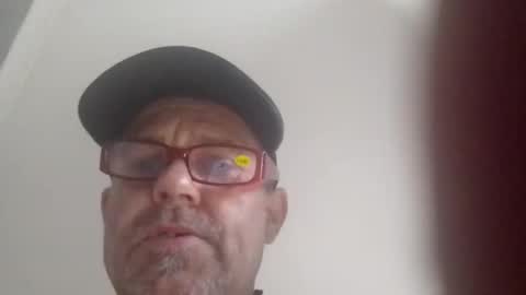 Snapshot of smalleyick69a chatting on December 14, 2024, 1:06 am smalleyick69a online show from December 14, 2024, 1:06 am