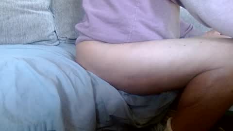 smallmalelass online show from January 6, 2025, 4:02 pm