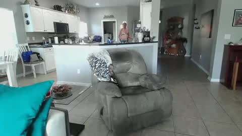 Daddy online show from February 11, 2025, 1:51 pm