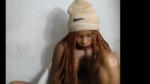 Snapshot of smallsluty chatting on June 6, 2026, 9:30 pm smallsluty online show from June 6, 2026, 9:30 pm