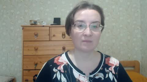 smart_rose online show from April 3, 2026, 3:21 pm