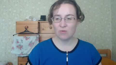 smart_rose online show from April 10, 2026, 12:43 pm