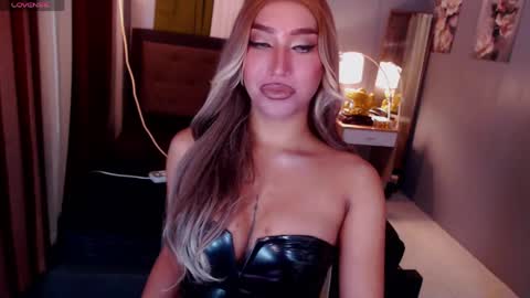 Snapshot of smasherqueen chatting on May 23, 2026, 12:42 pm smasherqueen online show from May 23, 2026, 12:42 pm