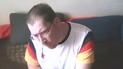 Snapshot of smi35 chatting on June 15, 2026, 2:41 pm smi35 online show from June 15, 2026, 2:41 pm