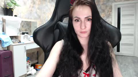 smile_cute_fox online show from April 28, 2026, 12:10 pm