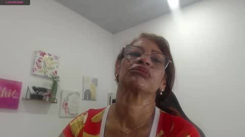 Snapshot of smilet_milf chatting on January 19, 2026, 12:42 pm Smileth online show from January 19, 2026, 12:42 pm