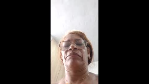 Snapshot of smilet_milf chatting on March 6, 2026, 2:57 pm Smileth online show from March 6, 2026, 2:57 pm