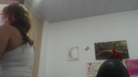 Snapshot of smilet_milf chatting on March 9, 2026, 12:20 pm Smileth online show from March 9, 2026, 12:20 pm