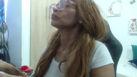 Snapshot of smilet_milf chatting on April 19, 2026, 2:38 pm Smileth online show from April 19, 2026, 2:38 pm