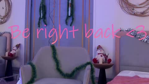 Snapshot of smiley_mia_ chatting on December 31, 2024, 11:20 am Mia online show from December 31, 2024, 11:20 am