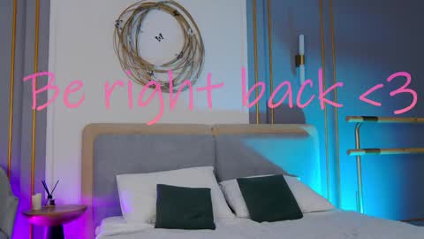 Snapshot of smiley_mia_ chatting on February 5, 2025, 8:11 am Mia online show from February 5, 2025, 8:11 am