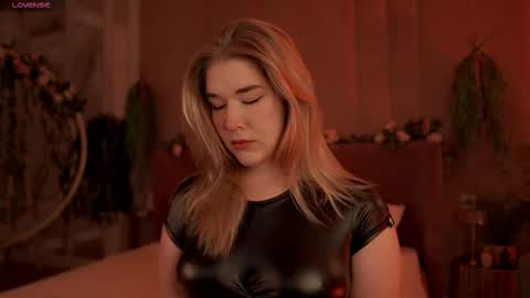 Snapshot of smiley_mia_ chatting on September 14, 2025, 5:06 am Mia online show from September 14, 2025, 5:06 am